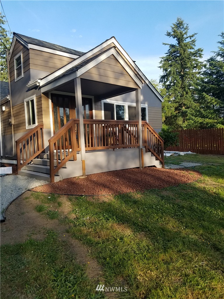 960 Chelan Avenue Northeast Renton, WA 98059 - Photo 1 of 14 Gallery Image 1