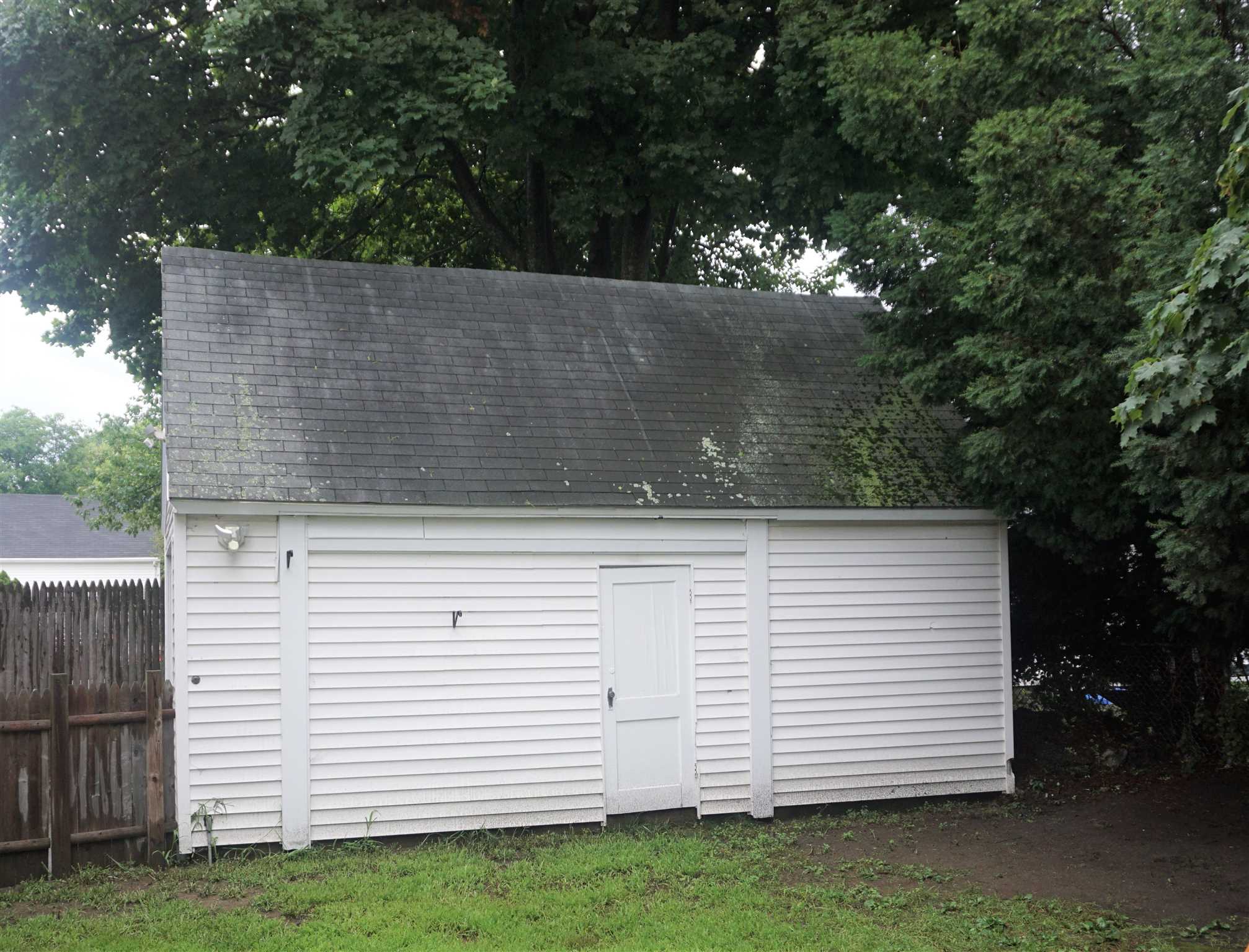 443 Cilley Road Manchester, NH 03103 - Photo 3 of 20 Gallery Image 3