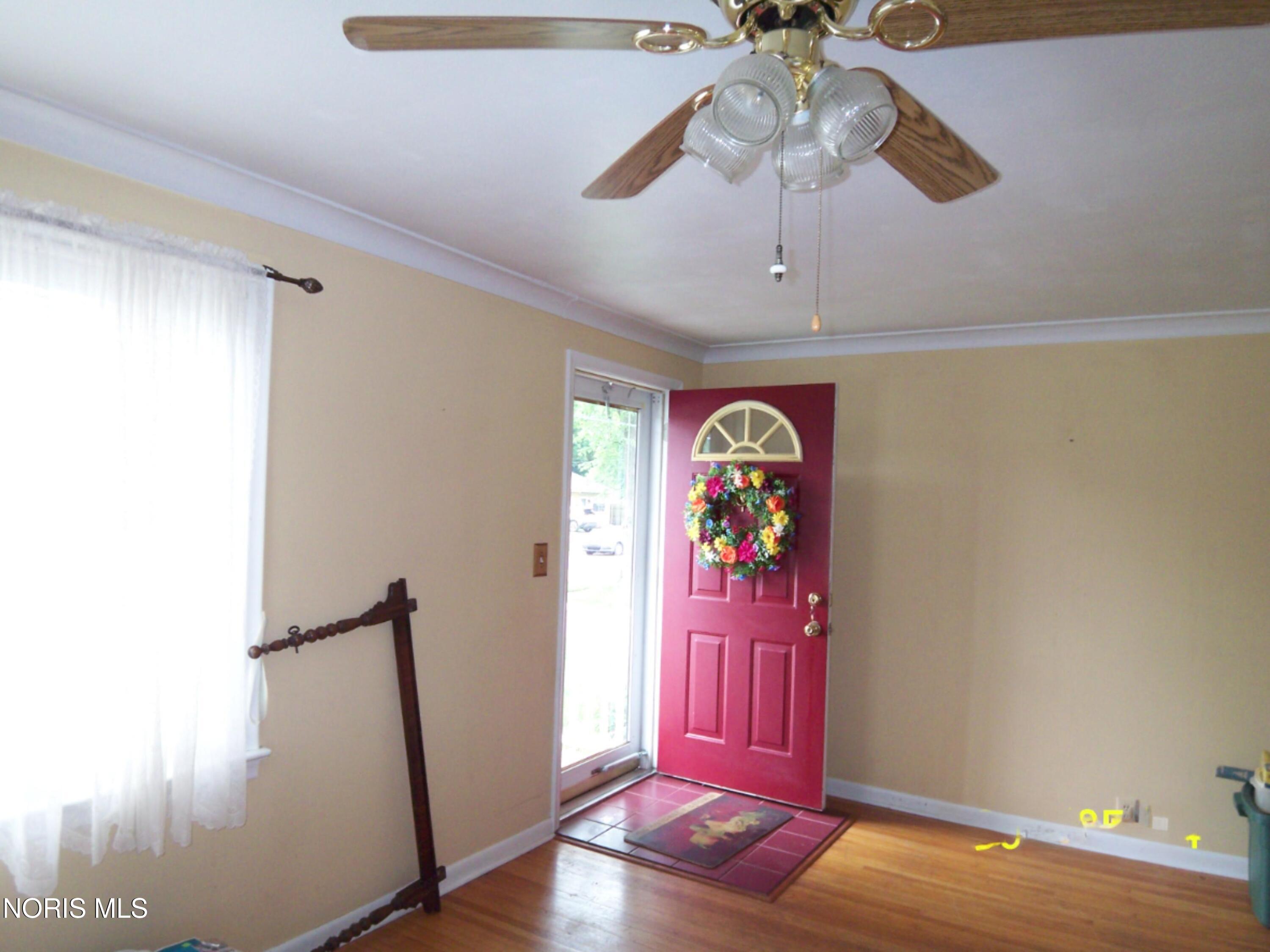 525 Rector Avenue Findlay, OH 45840 - Photo 2 of 12 100_8446