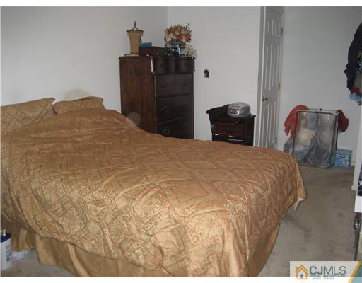 227 Prestwick Way Edison, NJ 08820 - Photo 8 of 11 Gallery Image 8