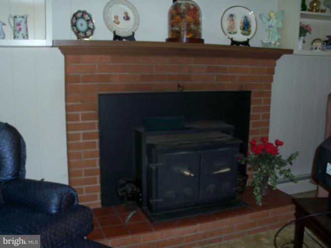 4609 Dumfries Road Catlett, VA 20119 - Photo 15 of 17 Living Room
