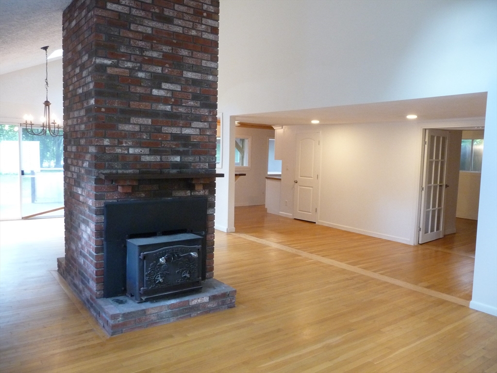 58 Upland Road Natick, MA 01760 - Photo 5 of 12