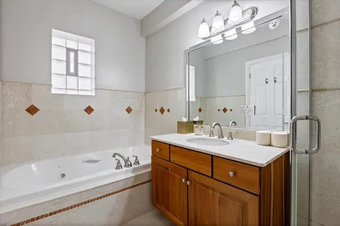 $535,000 | 4434 North Dover Street, Unit 1, Chicago, IL 60640