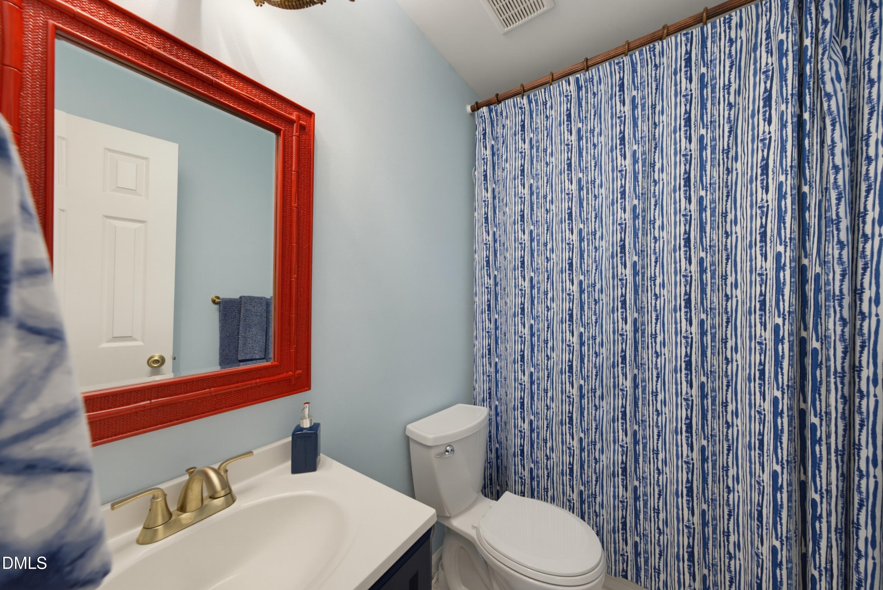 126 Wythe Circle Raleigh, NC 27615 - Photo 26 of 44 2nd Bathroom