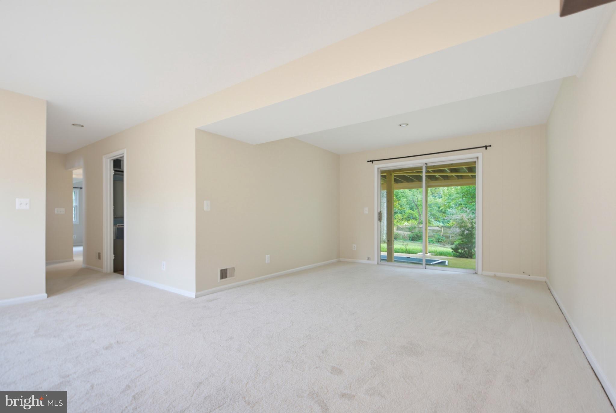 8640 Gateshead Road Alexandria, VA 22309 - Photo 22 of 39 Family Room
