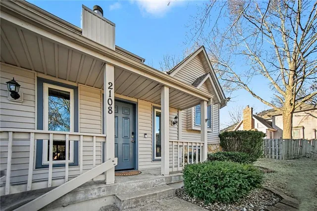 $395,000 | 2108 Southwest Park Drive, Blue Springs, MO 64015