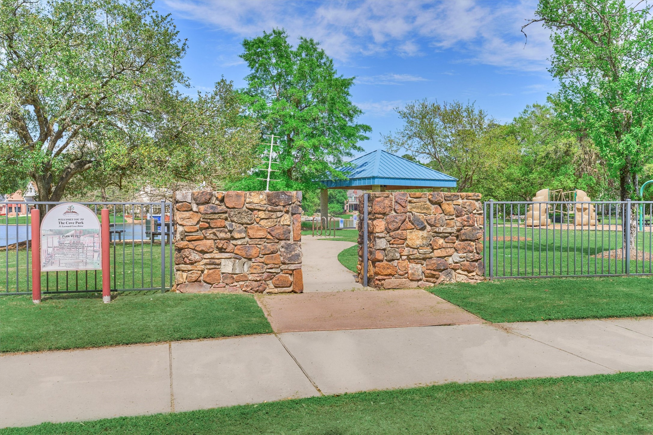7 Dorset Square The Woodlands, TX 77381 - Photo 39 of 50 Entrance to The Cove park.