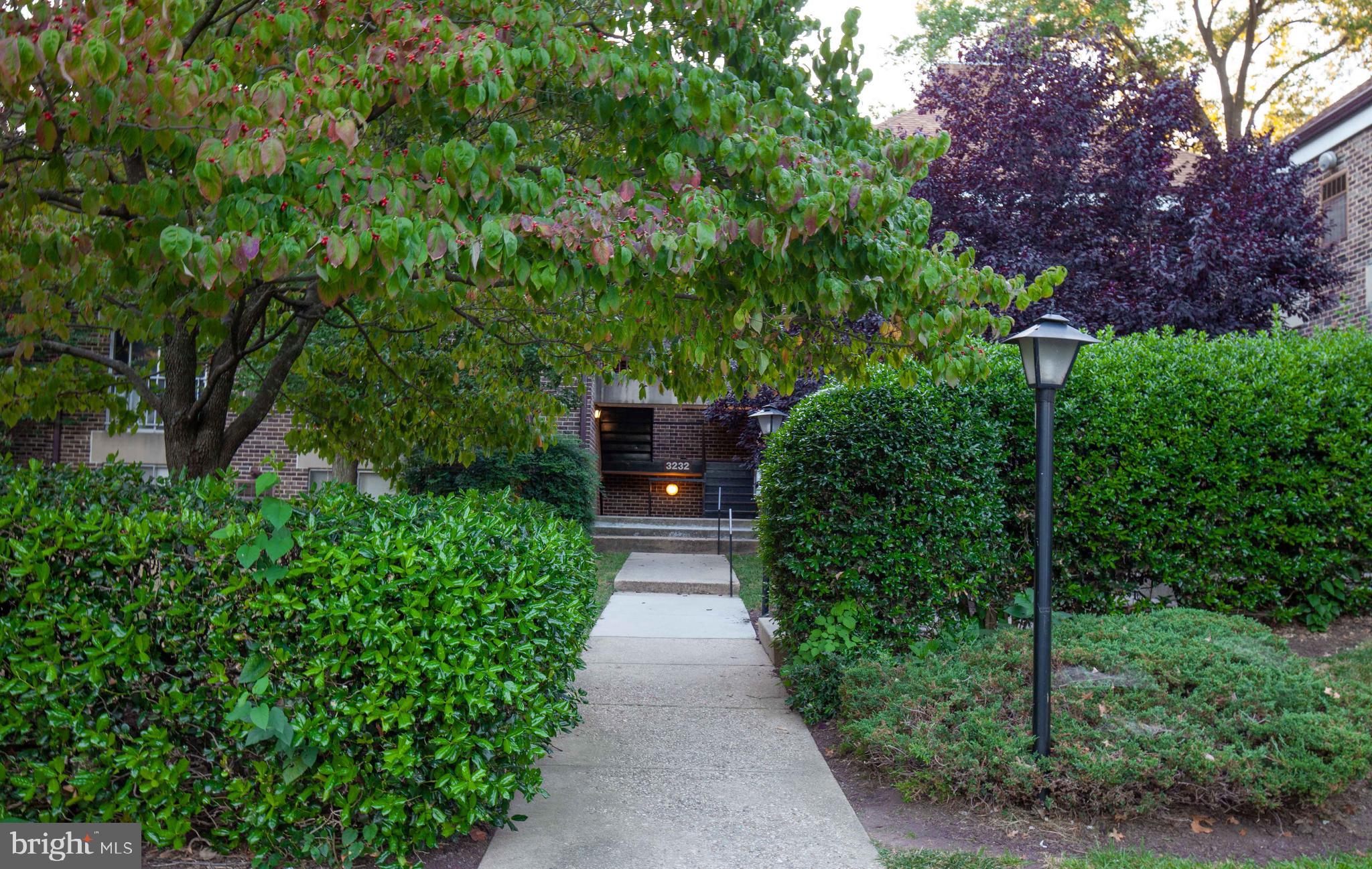 less than 5 minutes to Glenmont Metro Station