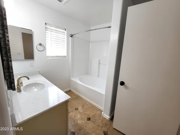 $1,925 | 6629 South 18th Drive, Phoenix, AZ 85041