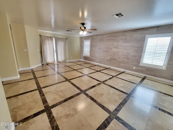 $1,925 | 6629 South 18th Drive, Phoenix, AZ 85041