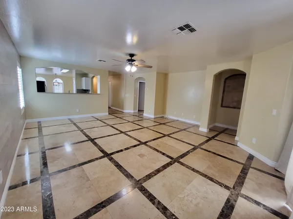 $1,925 | 6629 South 18th Drive, Phoenix, AZ 85041