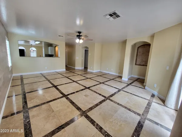 $1,925 | 6629 South 18th Drive, Phoenix, AZ 85041