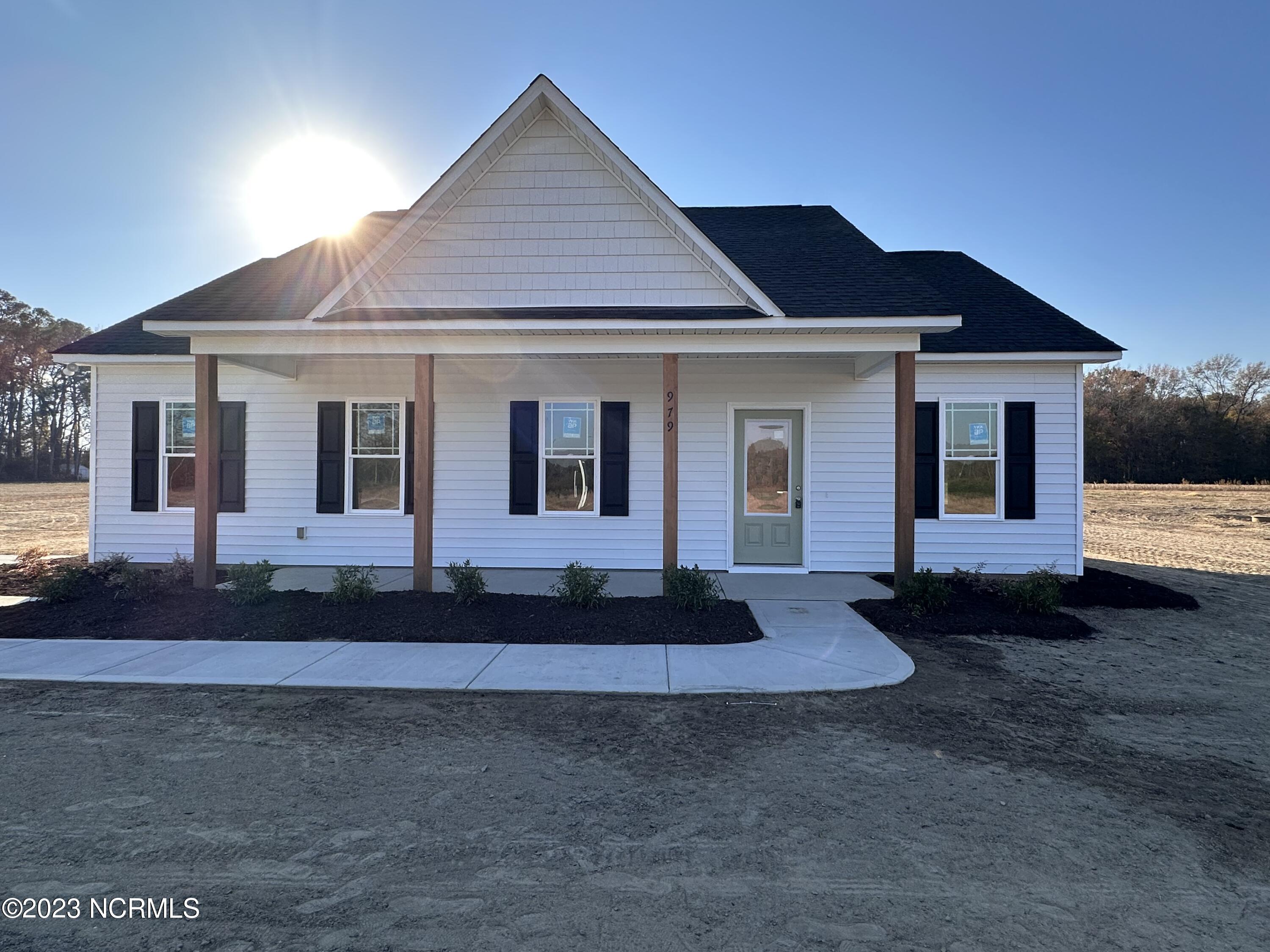 lot 16 Maci