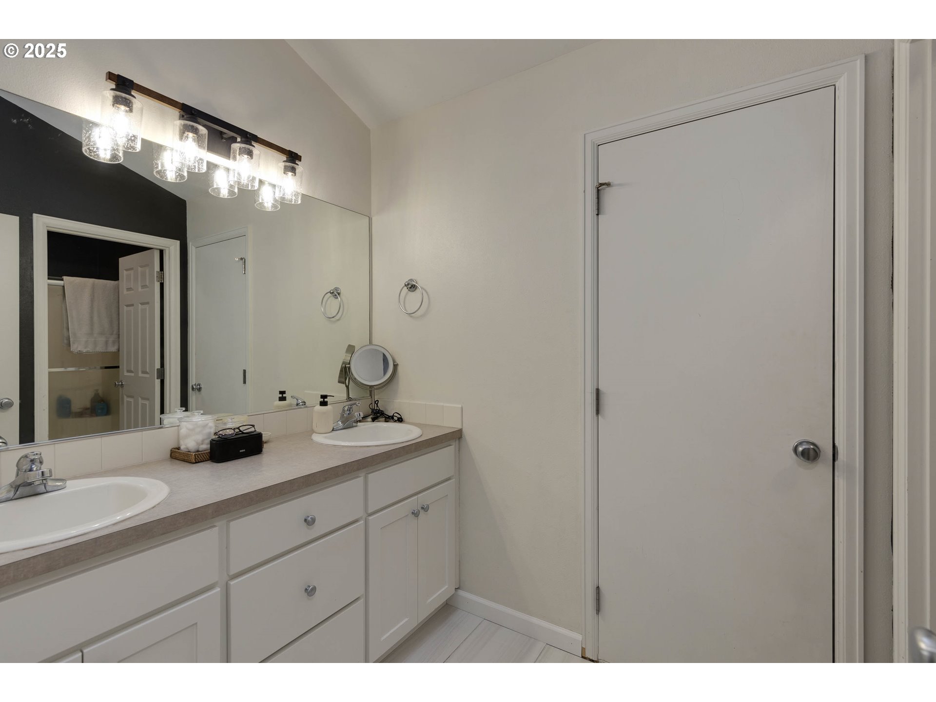 400 Southwest 14th Court Canby, OR 97013 - Photo 17 of 31