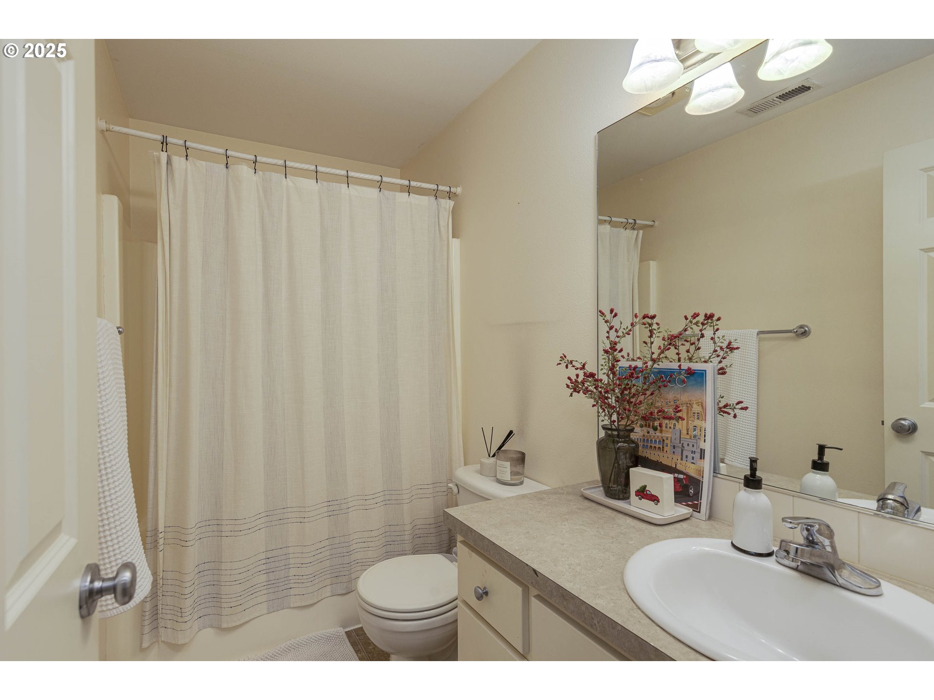 400 Southwest 14th Court Canby, OR 97013 - Photo 24 of 31