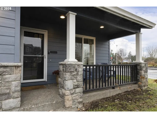 $515,000 | 400 Southwest 14th Court, Canby, OR 97013