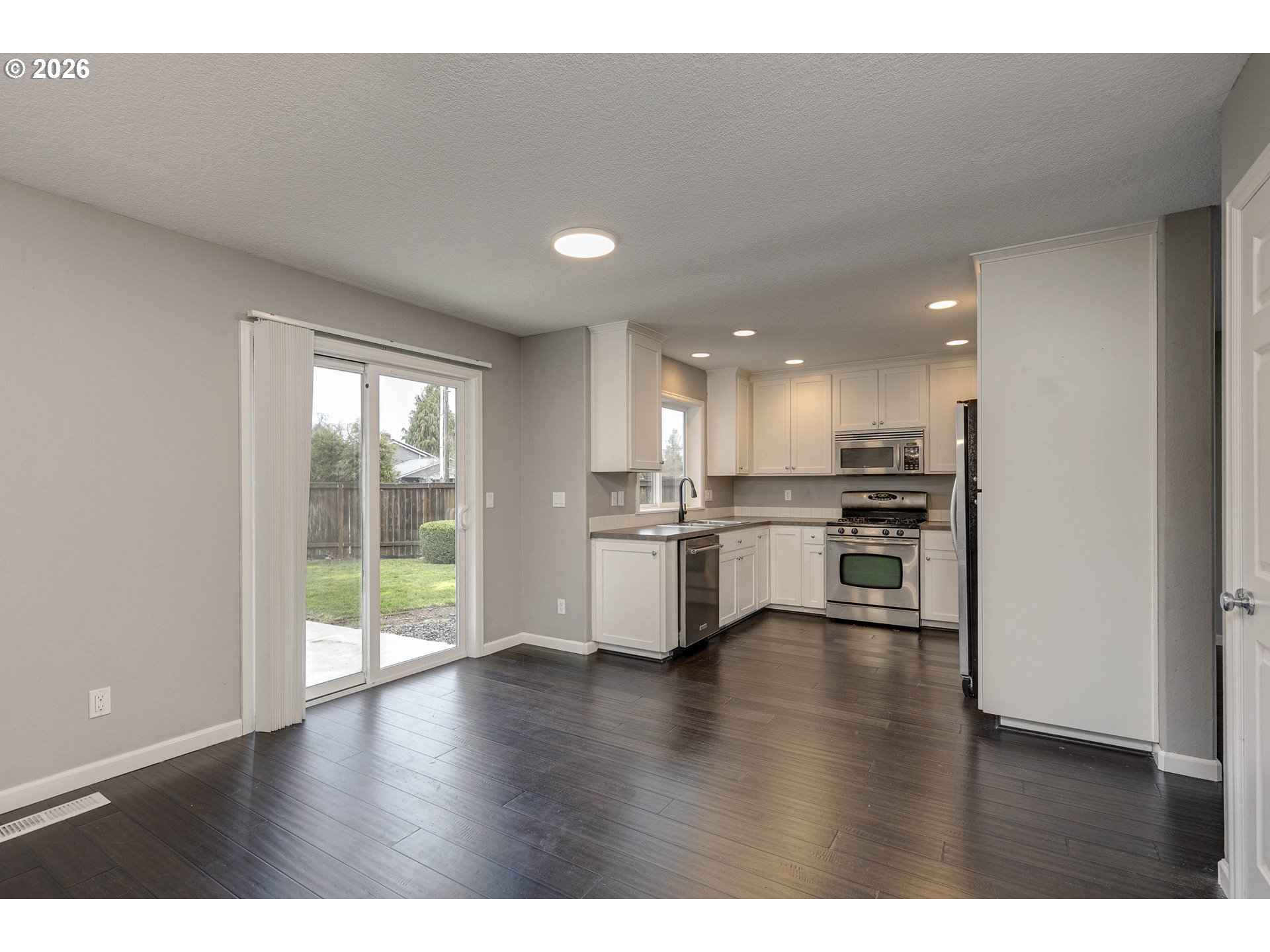 400 Southwest 14th Court Canby, OR 97013 - Photo 30 of 38