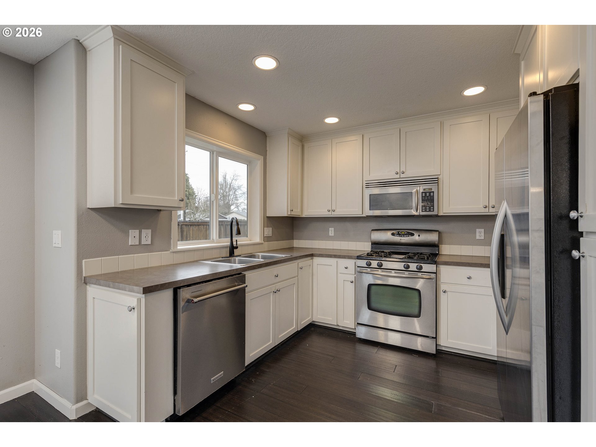 400 Southwest 14th Court Canby, OR 97013 - Photo 37 of 38