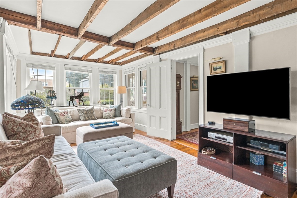 25 Columbia Street Wellesley, MA 02481 - Photo 6 of 26