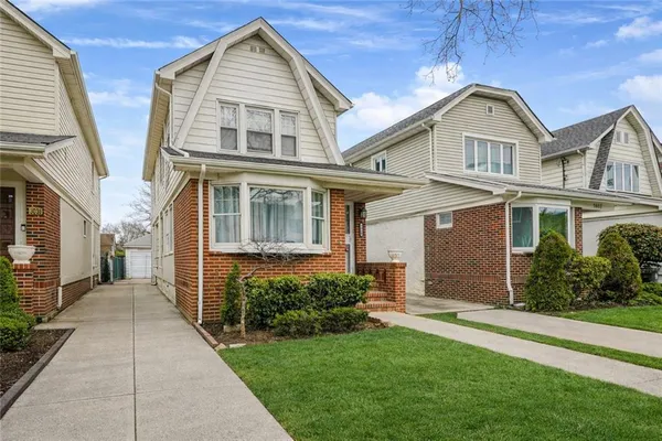 $998,000 | 3035 Avenue T | Madison