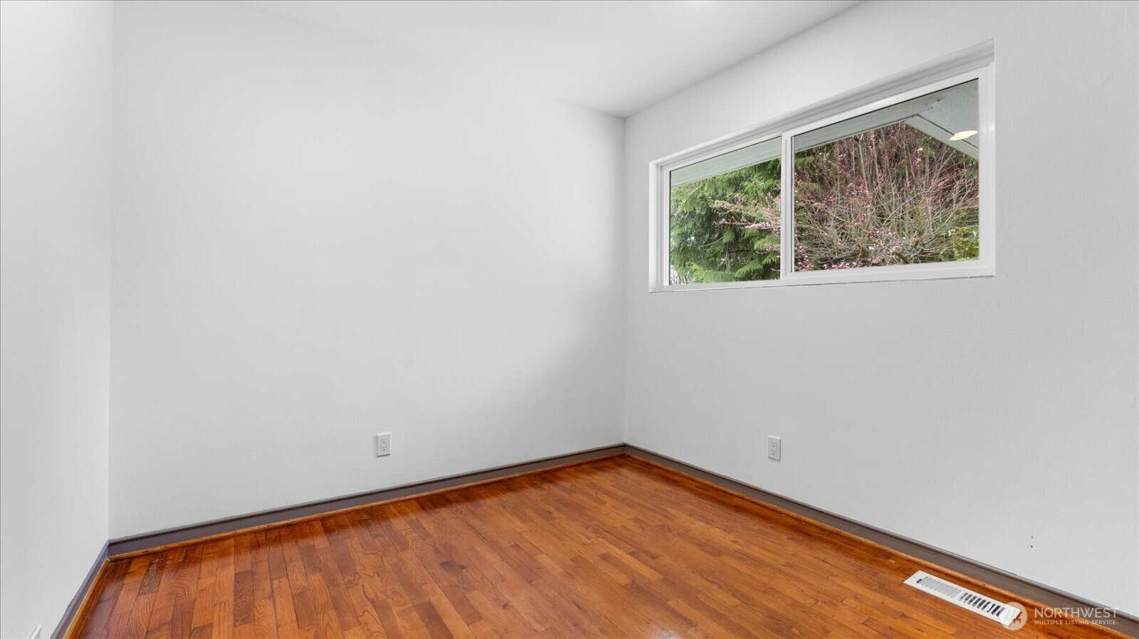 23718 Brier Road Brier, WA 98036 - Photo 8 of 30