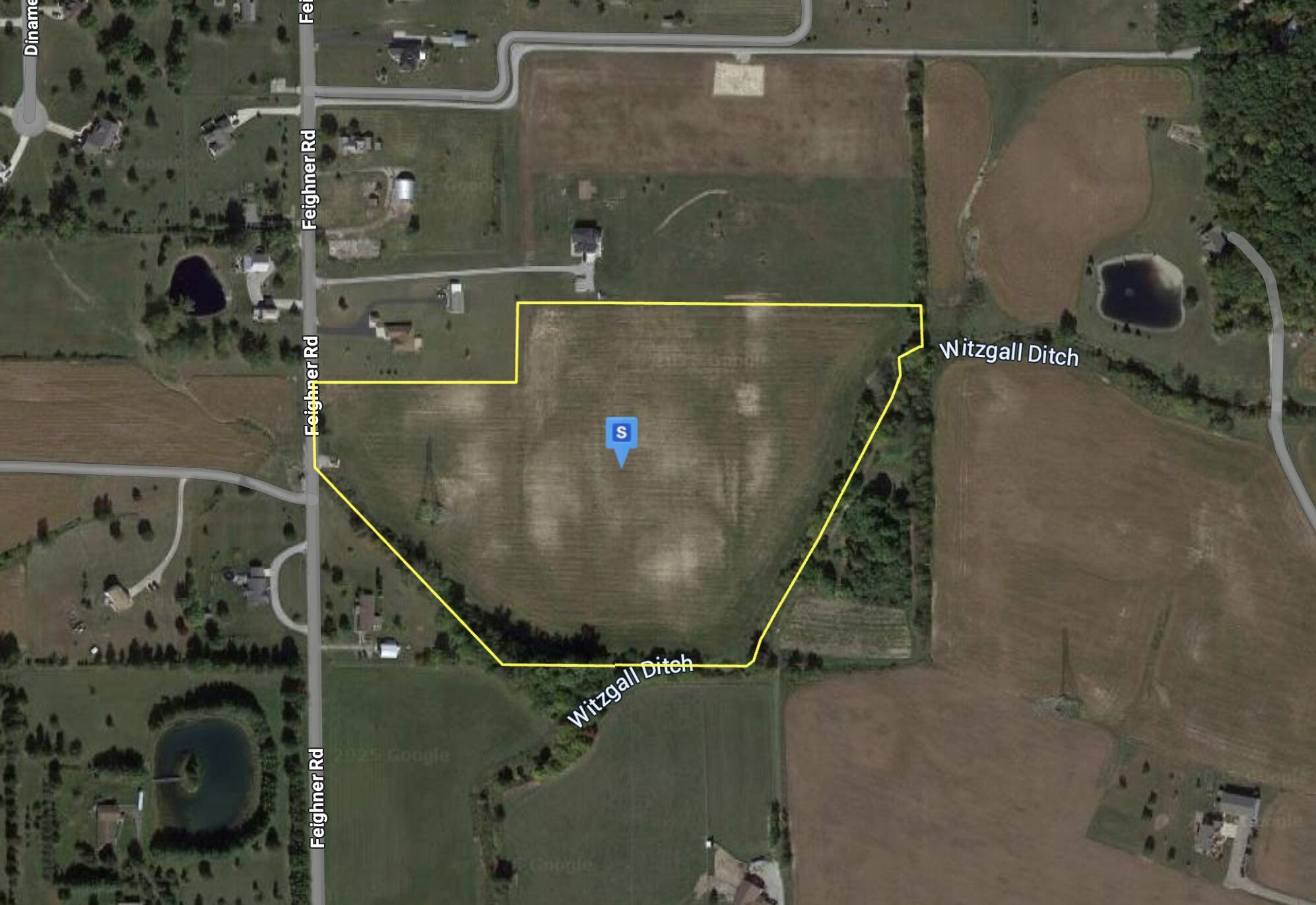 15855 Feighner Road Roanoke, IN 46783 - Photo 1 of 4 an aerial view of a bathroom