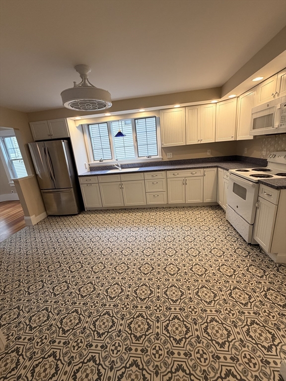 35 Murray Street, Unit 2 Chelsea, MA 02150 - Photo 5 of 12