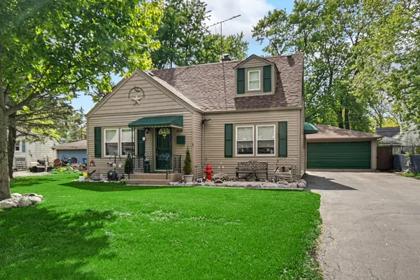 $299,900 | 14332 Knox Avenue, Midlothian, IL 60445