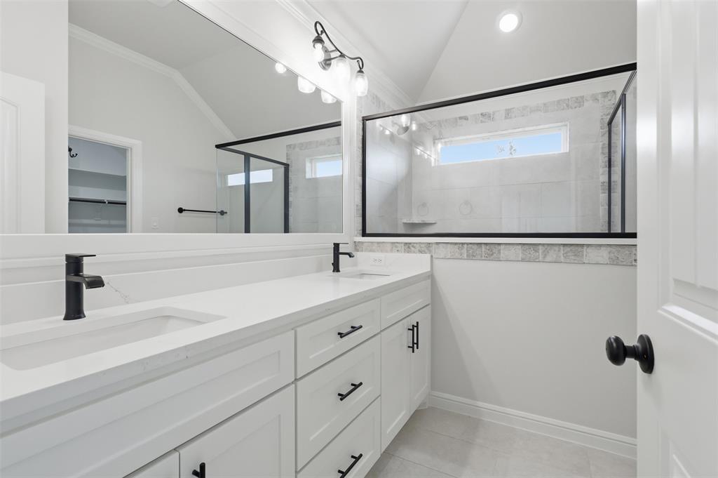 728 Raylan Springtown, TX 76082 - Photo 23 of 40