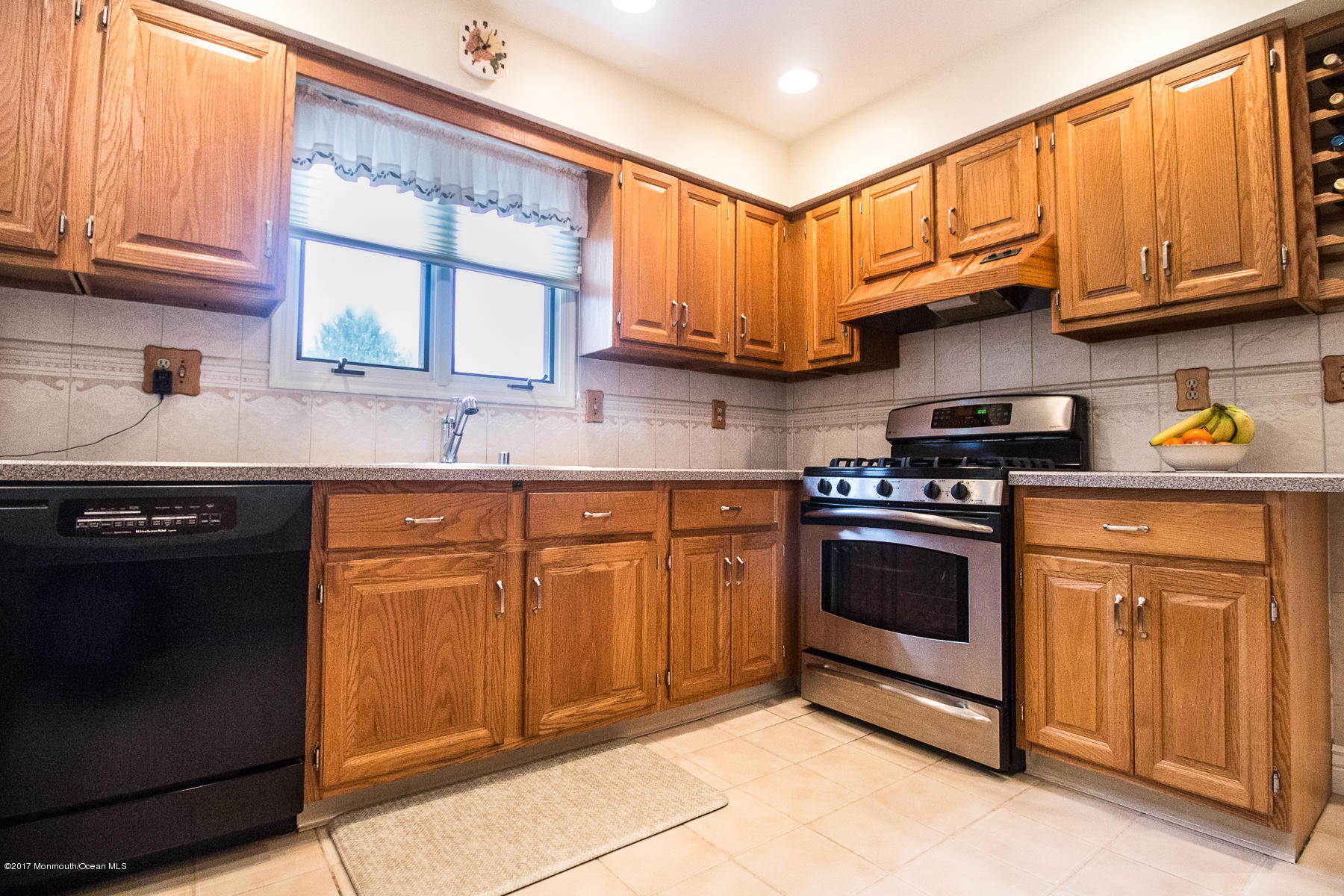 98 Ueland Road Red Bank, NJ 07701 - Photo 15 of 44 298UelandKitchen2 (1 of 1)