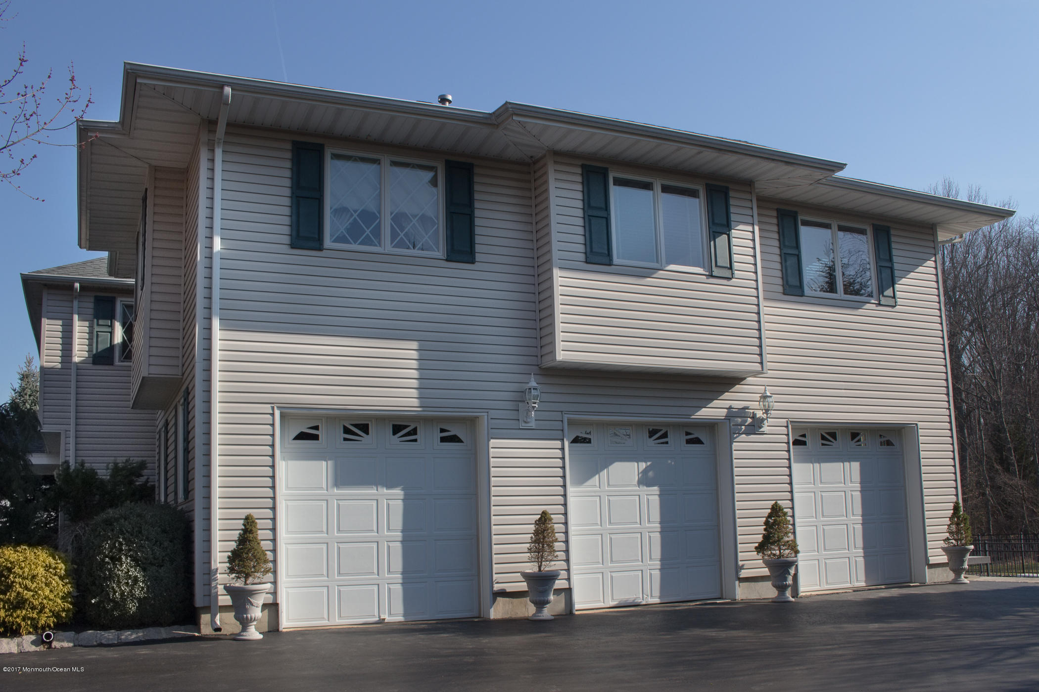 98 Ueland Road Red Bank, NJ 07701 - Photo 2 of 44 98Ueland3CarGarage2 (1 of 1)