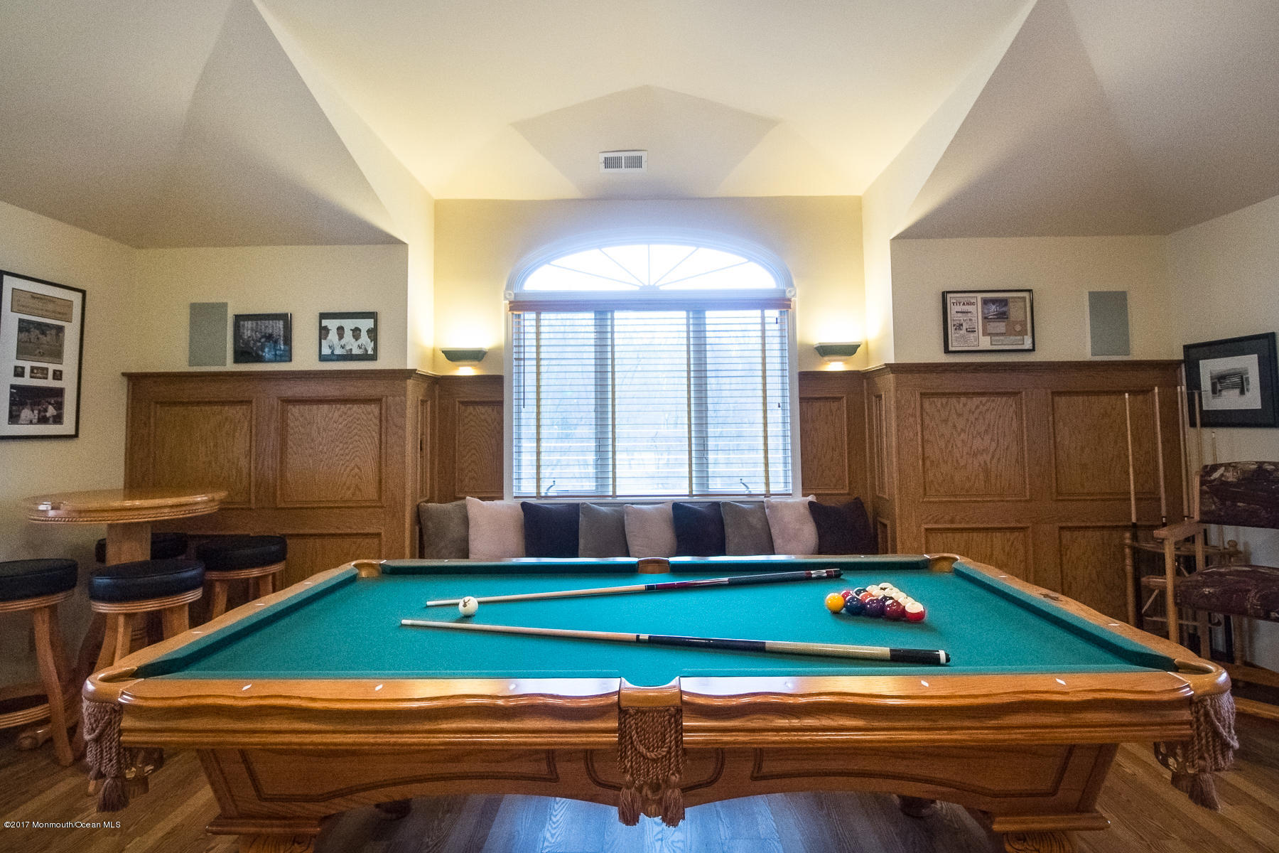 98 Ueland Road Red Bank, NJ 07701 - Photo 23 of 44 298UelandGreatRoom2 (1 of 1)