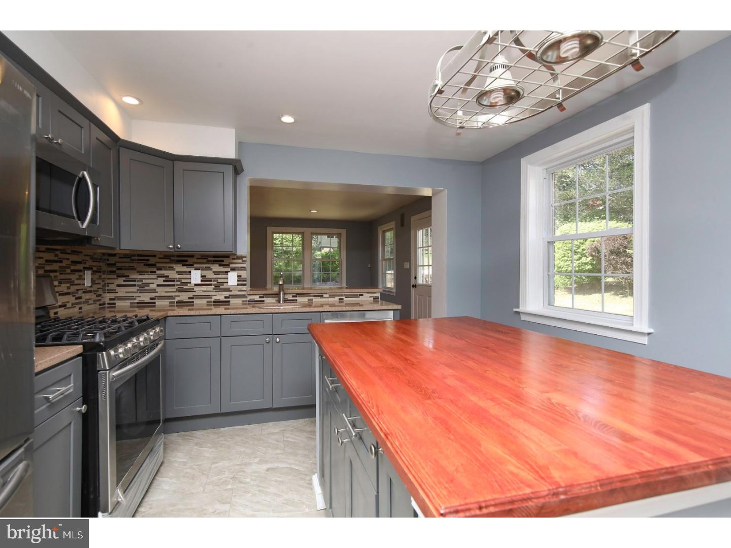 8512 Chippewa Road Philadelphia, PA 19128 - Photo 10 of 25 Gallery Image 10