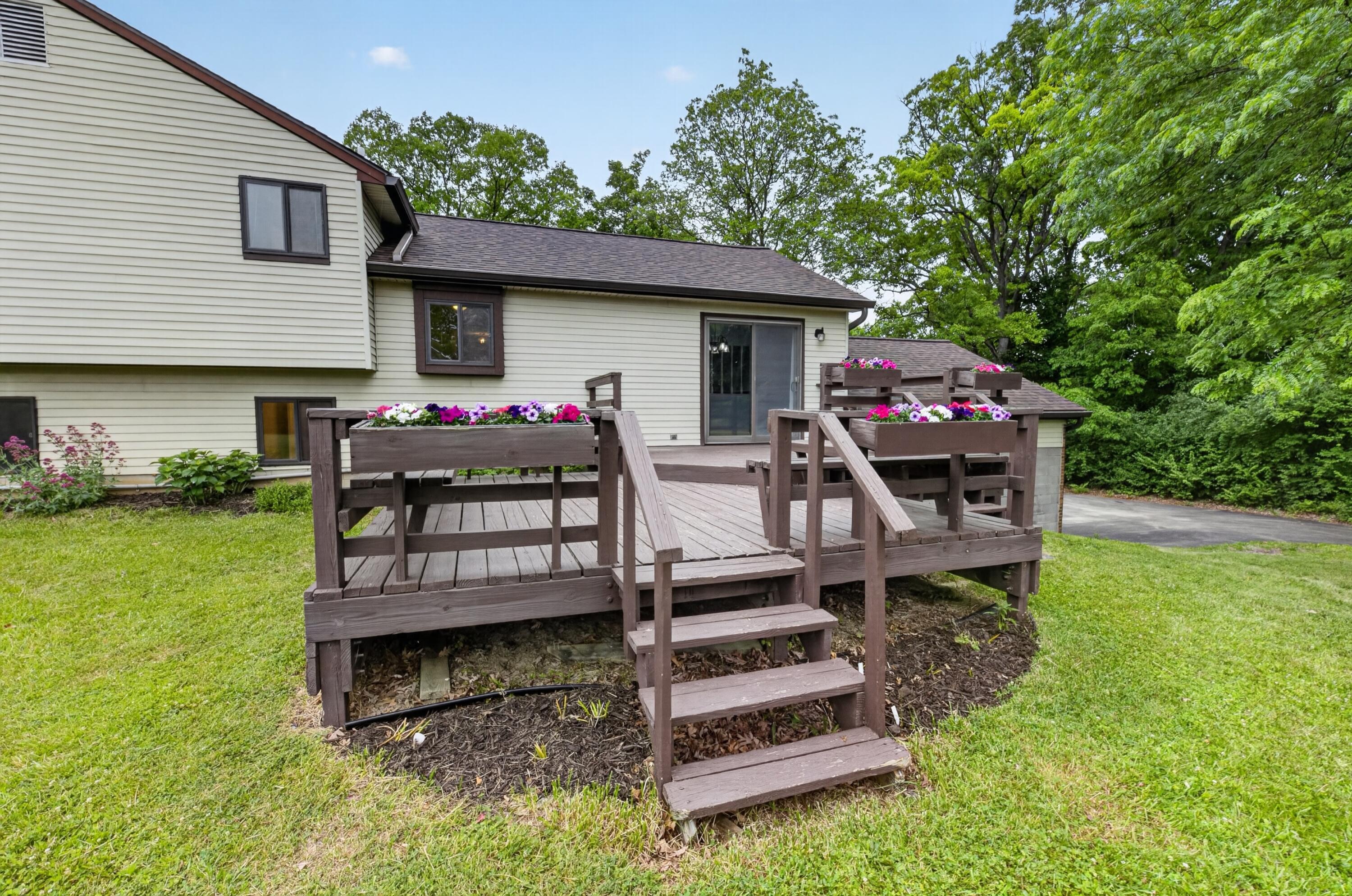 10311 Warner Road Milan, MI 48160 - Photo 48 of 84 Back deck