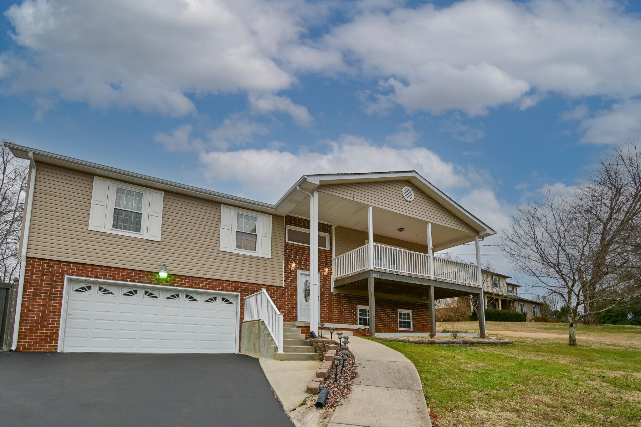 207 Bluff Pointe Road Harriman, TN 37748 - Photo 1 of 22 Gallery Image 1
