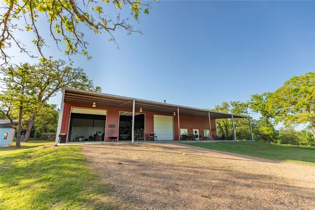 $675,000 | 36 North Bellville Tx 77418, Bellville, TX 77418