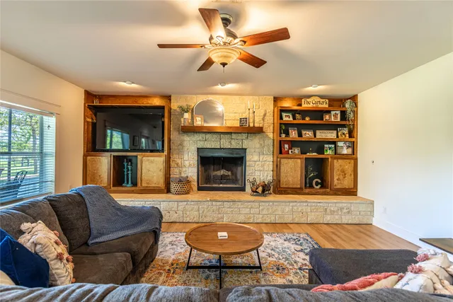 $675,000 | 36 North Bellville Tx 77418, Bellville, TX 77418