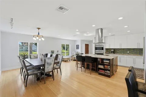 $1,650,000 | 125 23rd Avenue Northeast, St. Petersburg, FL 33704