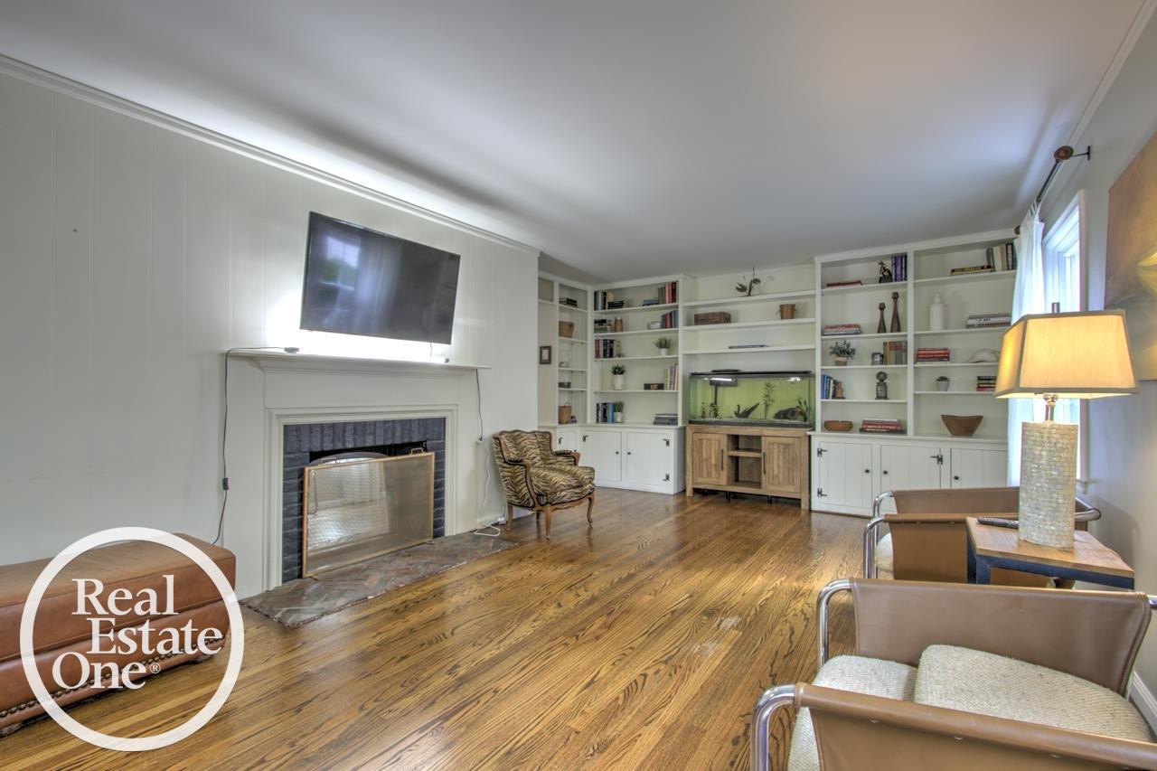 212 Moross Road Grosse Pointe Farms, MI 48236 - Photo 6 of 47