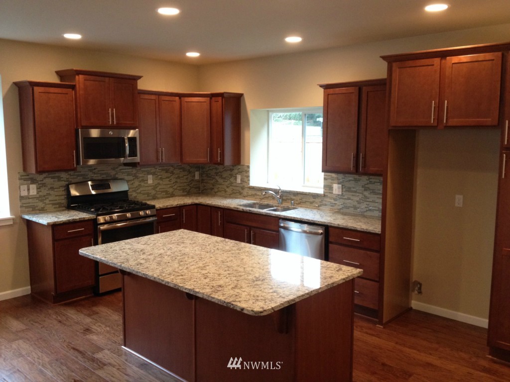 1505 Pierce Avenue Northeast Renton, WA 98056 - Photo 2 of 11