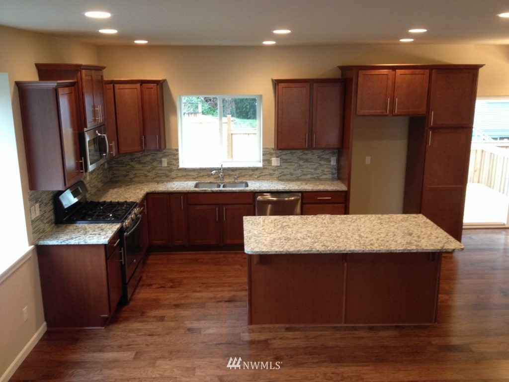 1505 Pierce Avenue Northeast Renton, WA 98056 - Photo 3 of 11