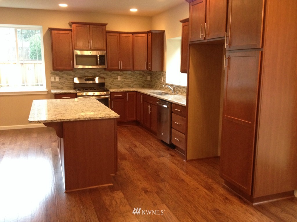 1505 Pierce Avenue Northeast Renton, WA 98056 - Photo 4 of 11