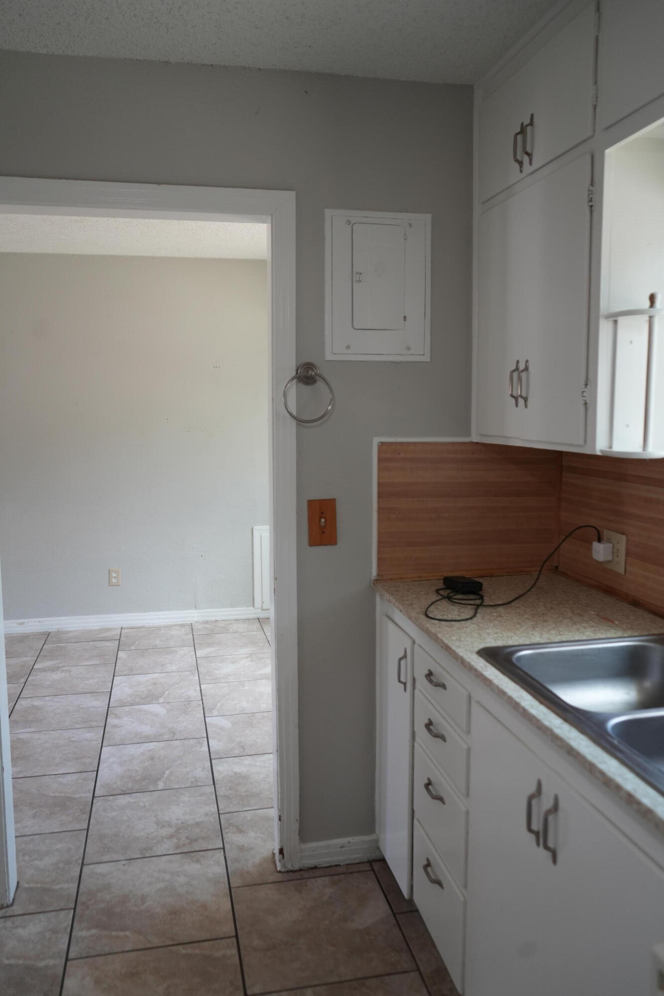 4109 31st Street Lubbock, TX 79410 - Photo 9 of 10 DSC06801