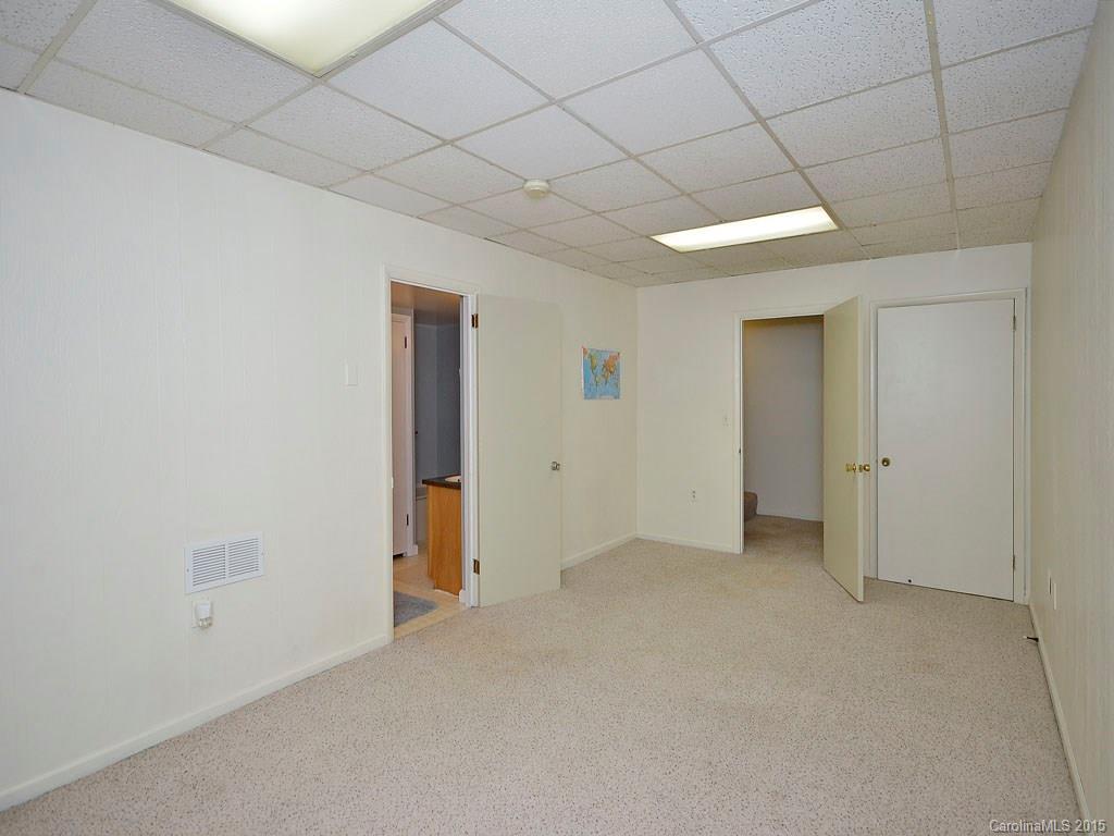 41 North Pershing Road Asheville, NC 28805 - Photo 16 of 24 Gallery Image 16