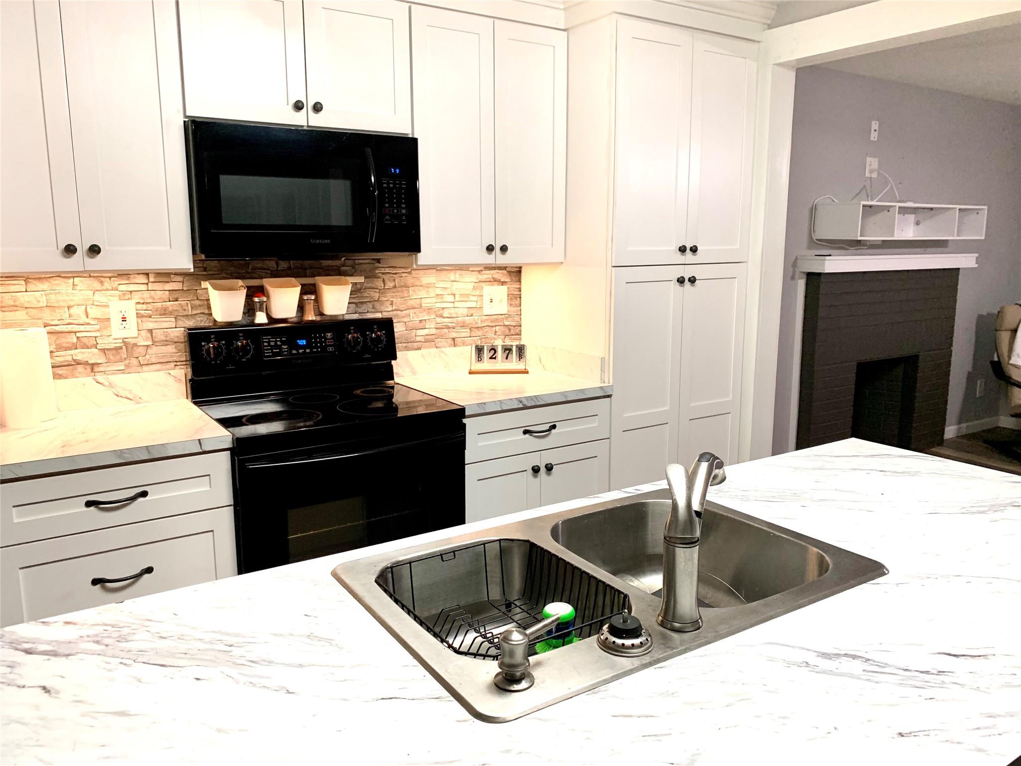 4780 Raleigh Street Conover, NC 28613 - Photo 3 of 18 Gallery Image 3