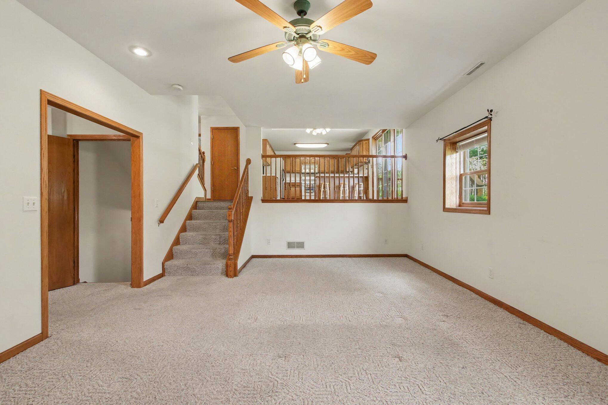 910 Doe Path Lane Crown Point, IN 46307 - Photo 12 of 27 2038x1359