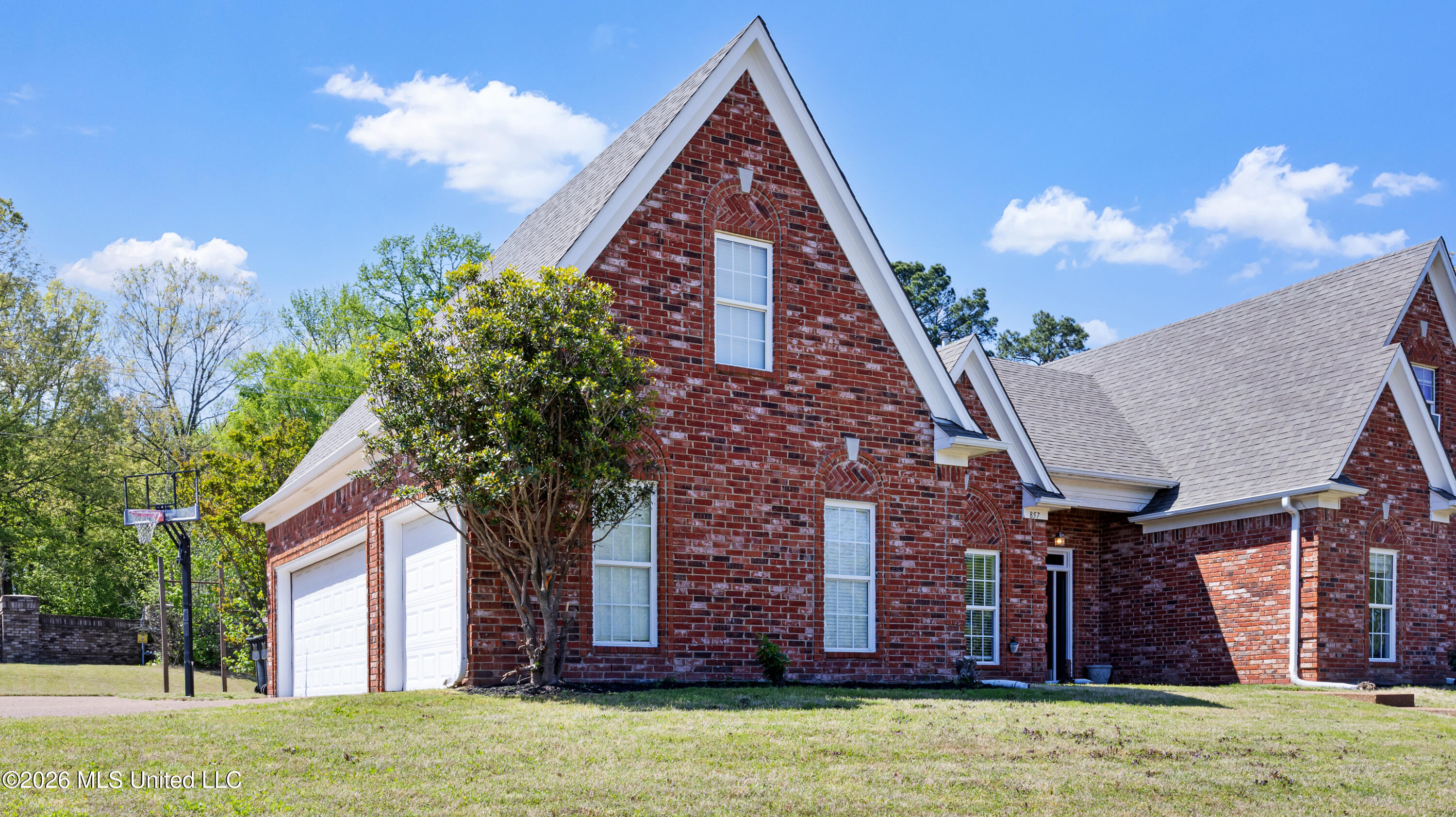 857 Amanda Cove Hernando, MS 38632 - Photo 2 of 34 857 Amanda Cv