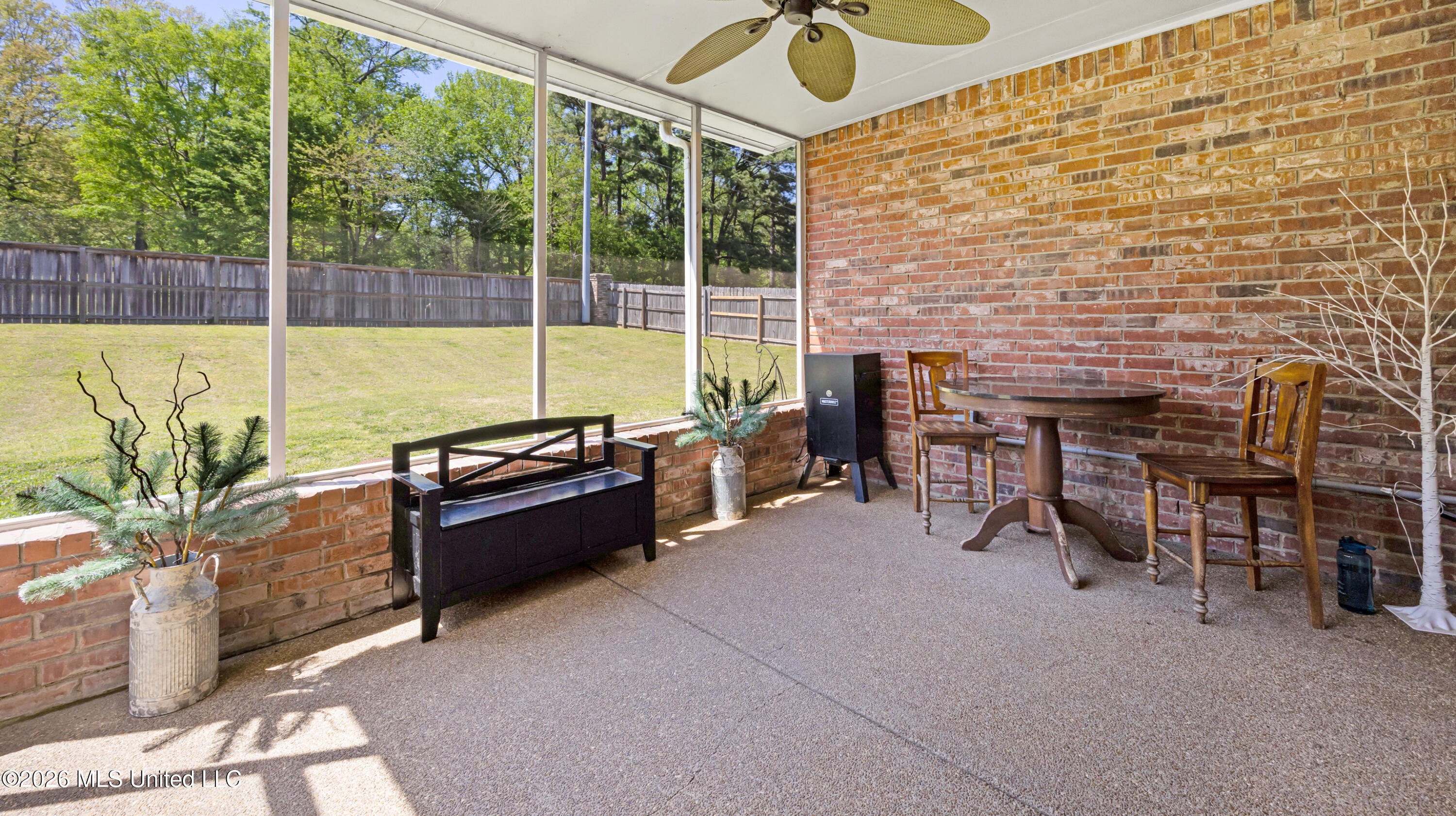 857 Amanda Cove Hernando, MS 38632 - Photo 28 of 34 Screened Patio