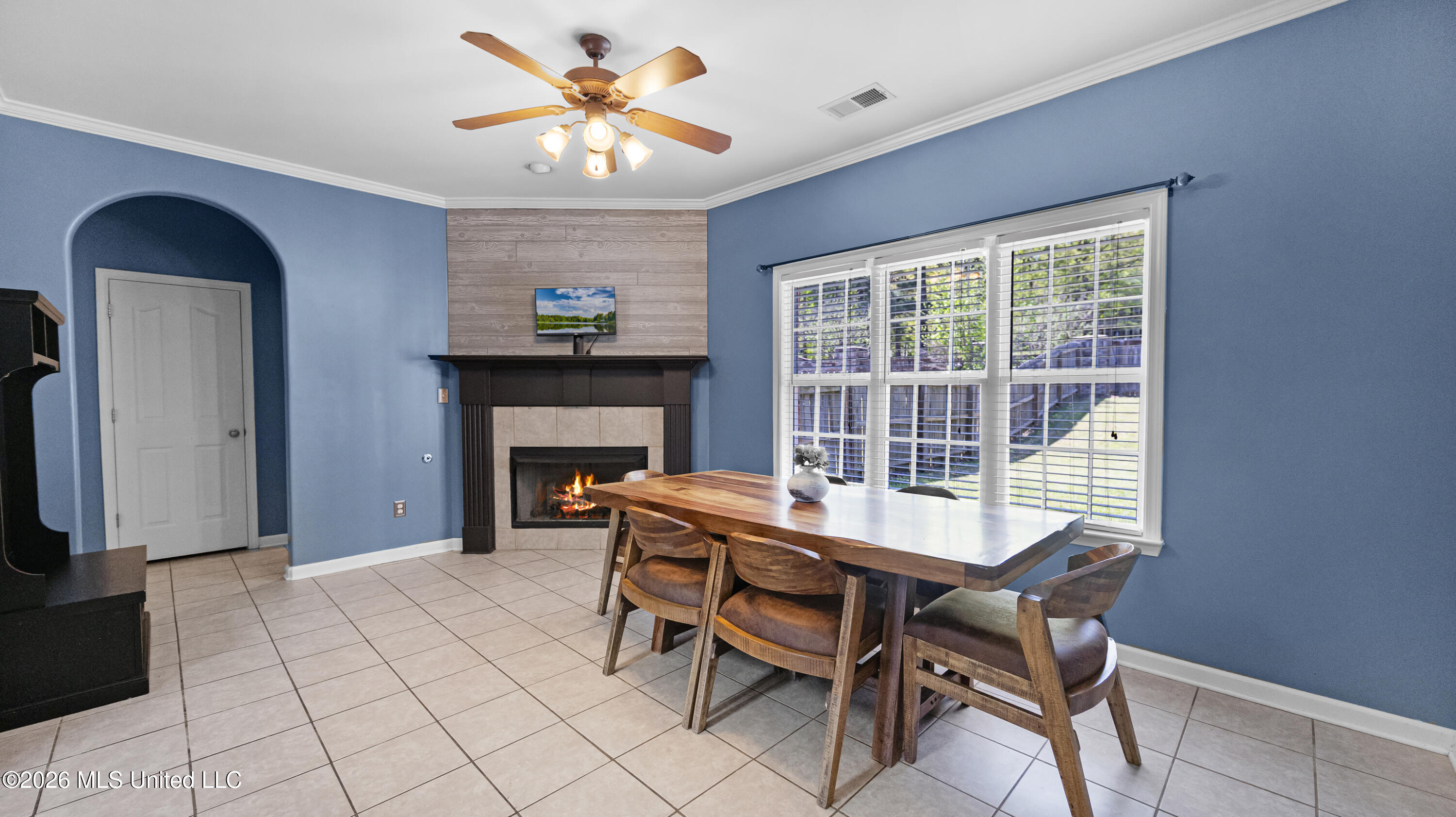 857 Amanda Cove Hernando, MS 38632 - Photo 6 of 34 Breakfast/Hearth