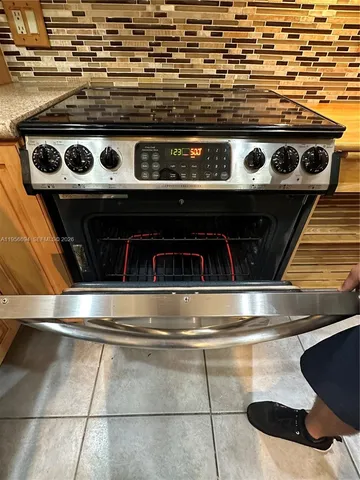 $2,500 | 2115 Northeast 37th Drive, Unit 131, Fort Lauderdale, FL 33308